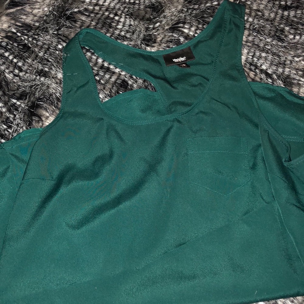 Emerald tank